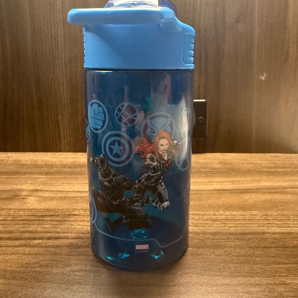 Zak! Marvel Avengers Blue Kids Water Bottle - Picture 3 of 6